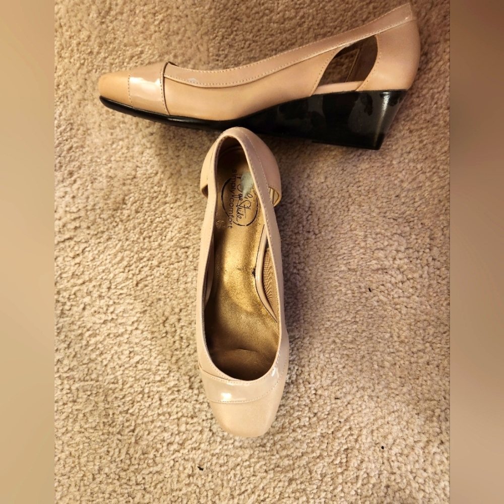 Women's shoes